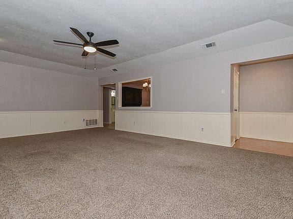 4th image of 6714 Sayle St