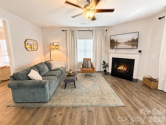 3rd image of 211 Macon Dr