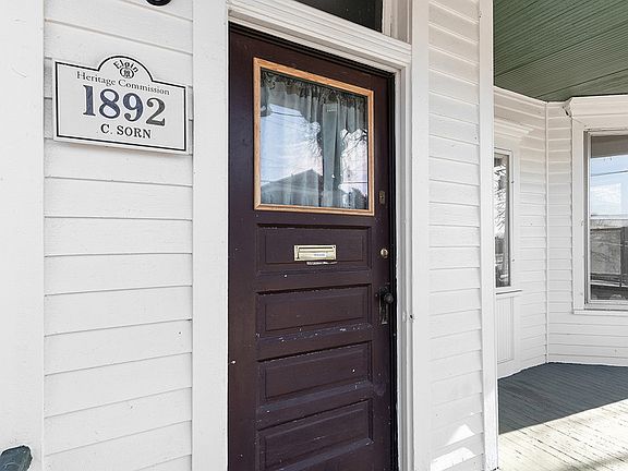 2nd image of 273 College St