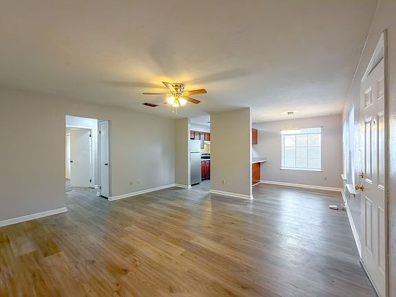 5th image of 2334 Sylvan Ct APT D