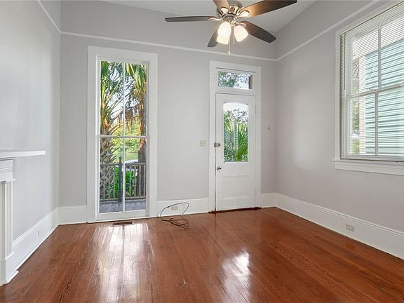 3rd image of 1816 Moss St