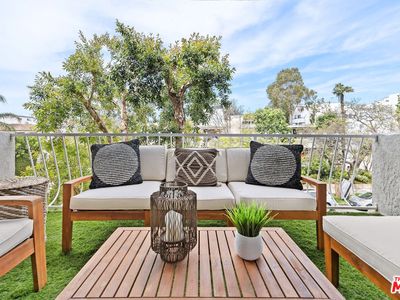 11918 Kiowa Ave APT 201, Los Angeles, CA, 90049
