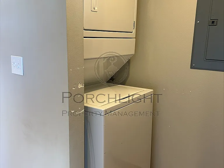 407 E Main St #B — Photo 11