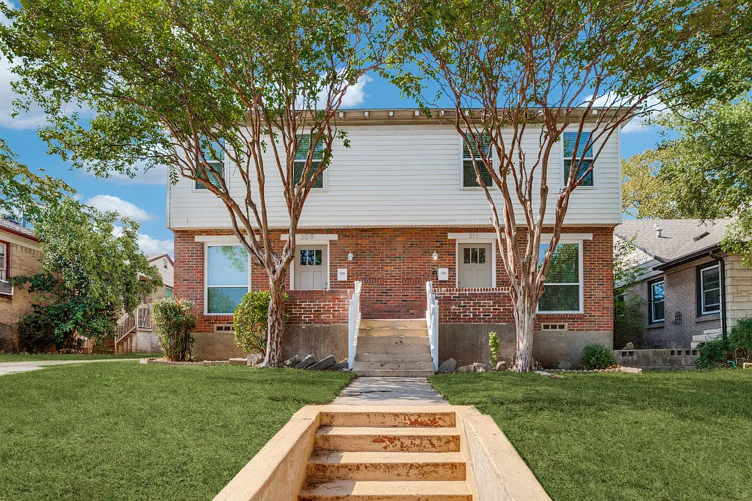 2 bed, 1.5 bath, 925 sqft, $1,795 — Photo 1