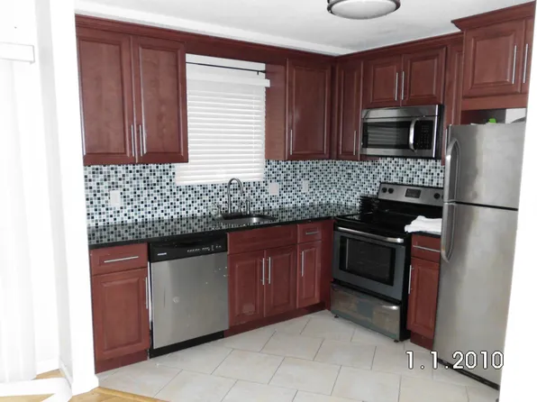 268 Congress Ave APT 13, Waterbury, CT 06708