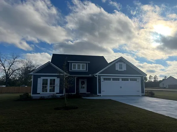 53 Waters Edge Way, Tifton, GA 31793
