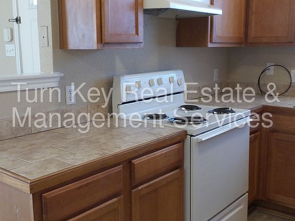 3rd image of 1431 E Robert St