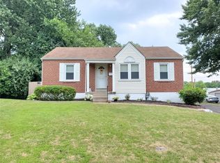 18 S Duchesne Dr, Florissant, MO 63031