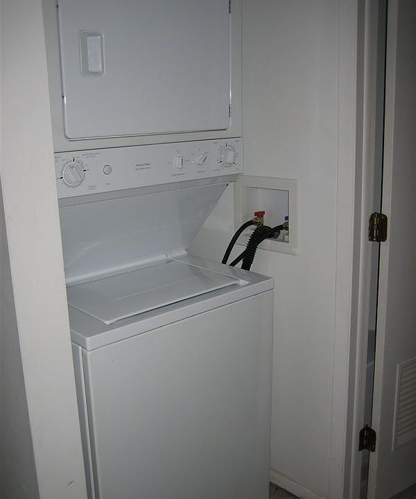 Select In-Unit Washer Dryer