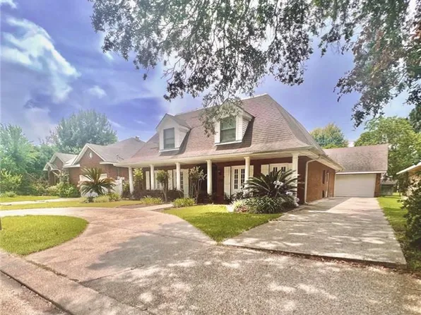 131 Sherwood Dr, Belle Chasse, LA 70037