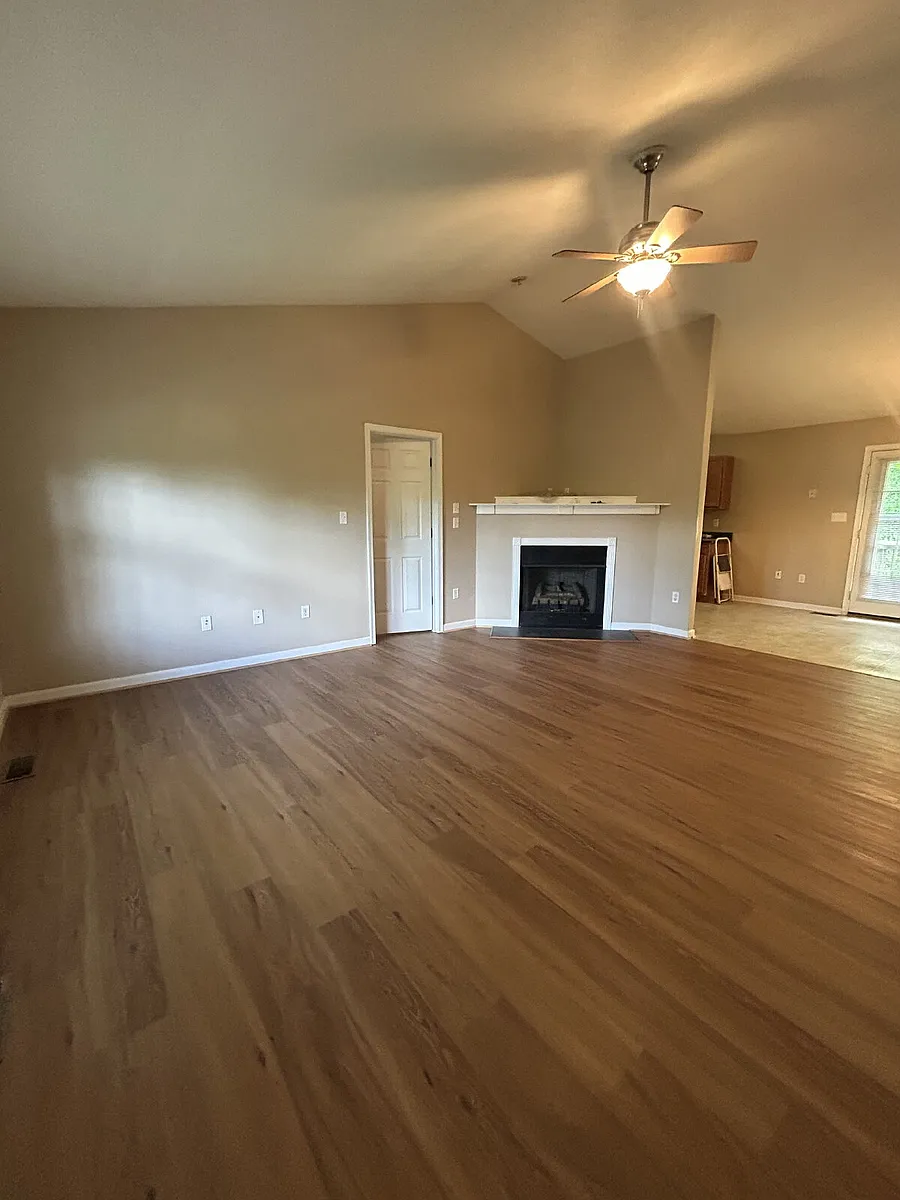 Building Photo - 427 Vesey Dr
