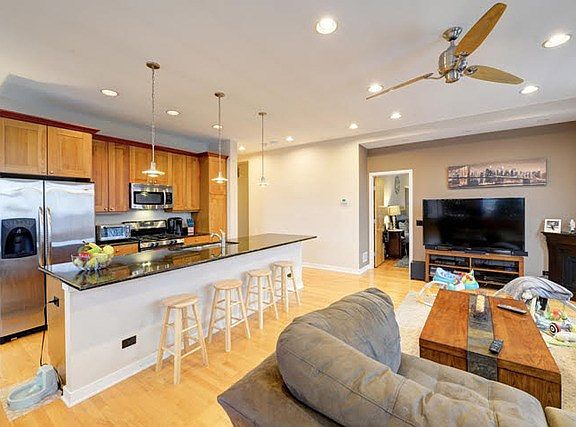 2nd image of 4003 N Wolcott Ave APT E
