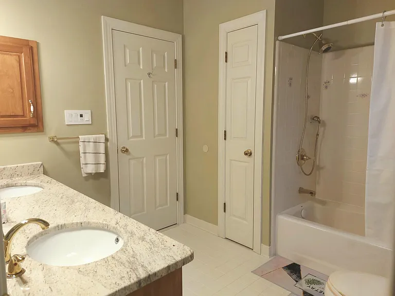 125 Woodmere Ct — Photo 29