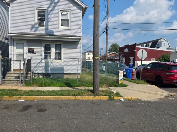 376 Stanford St, Perth Amboy, NJ 08861
