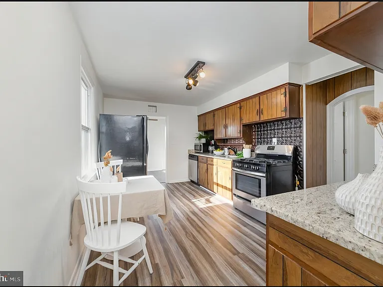 1239 Willow Rd — Photo 19