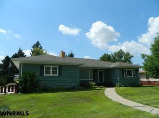 805 10th St, Gering, NE 69341