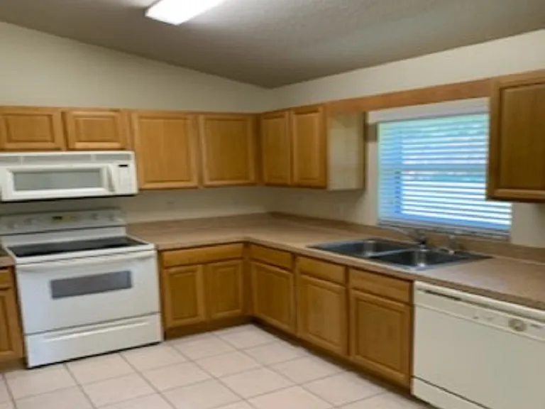 8079 N Hillview Cir — Photo 9