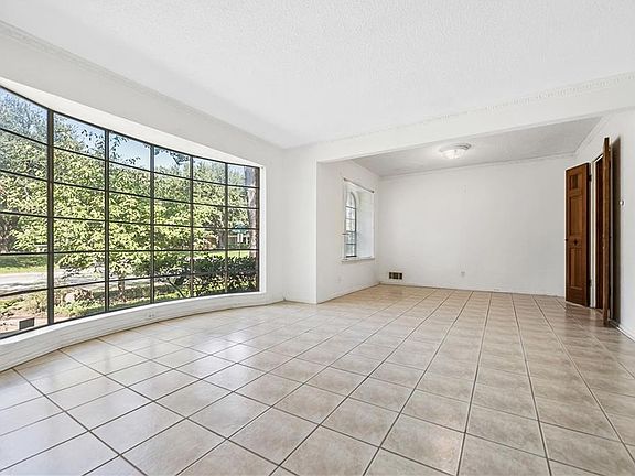 5th image of 9636 Heatherdale Dr