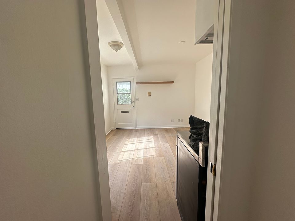 1st image of 833 18th St APT E