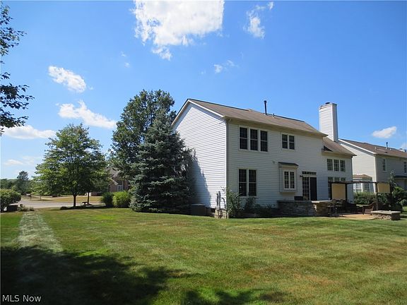 5th image of 19091 Blue Spruce Dr