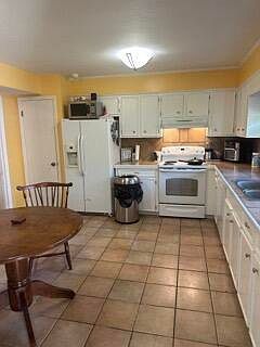 3rd image of 103 Brookwood Ln
