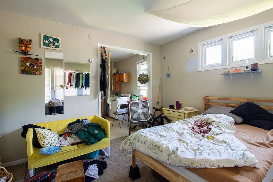 Studio, $850 — Photo 2