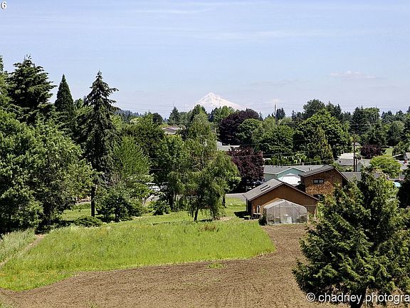 2nd image of 6440 SE Aldercrest Ct