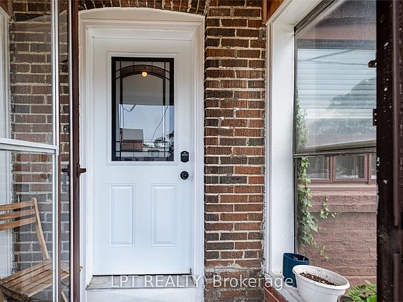 3rd image of 541 Vaughan Rd