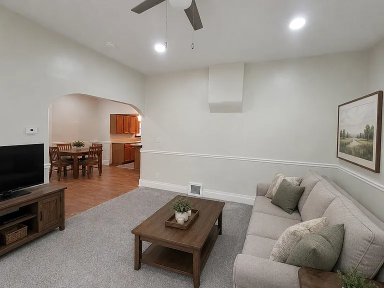 1018 E Linden Ave — Photo 9