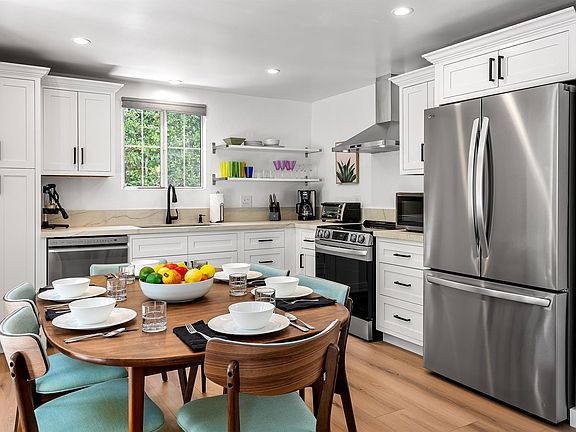4th image of 1675 E San Jacinto Way