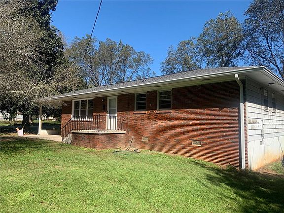3rd image of 2301 Green Crest Dr