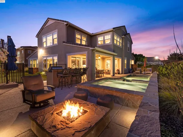 360 Bridgewater Dr, Brentwood, CA 94513