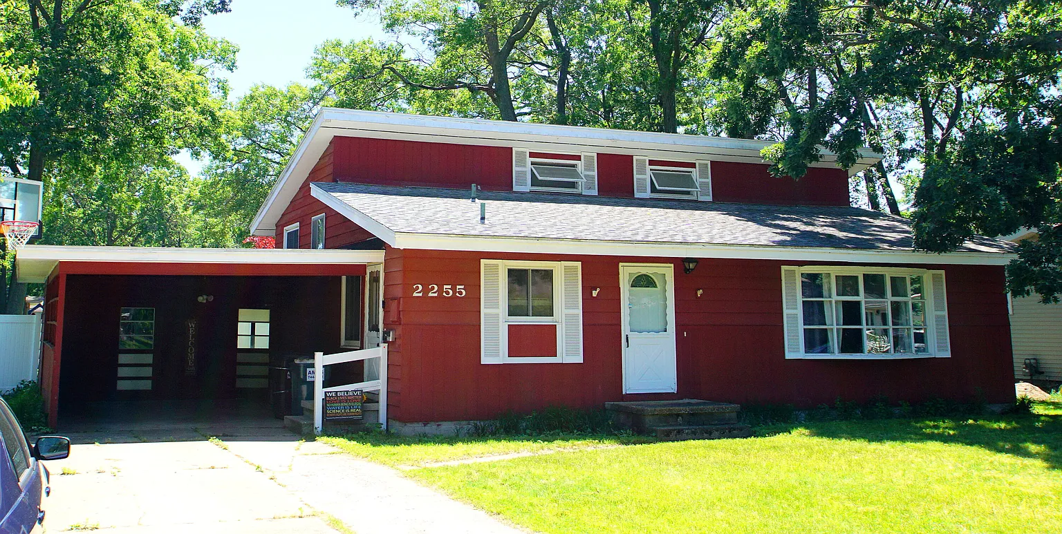 2255 Southwood Ave photo 1
