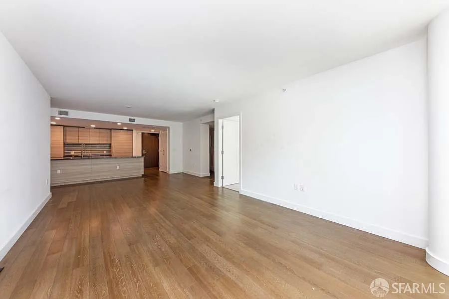 Building Photo - 708 Long Bridge St #304
