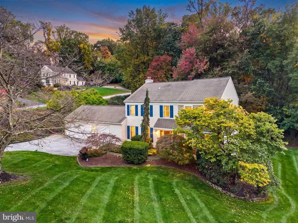 6 Oak Glen Dr, Malvern, PA 19355