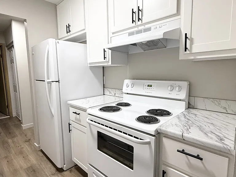 2060 Allen Blvd #9 — Photo 2