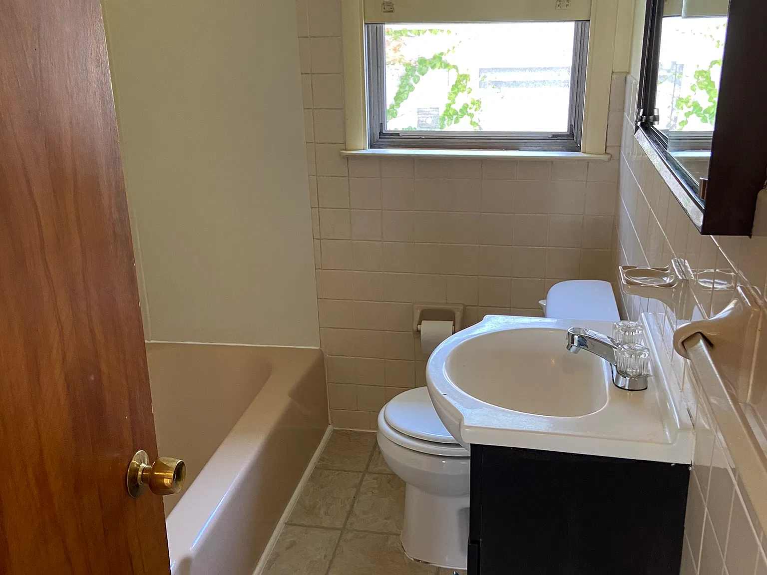 3 bed, $1,650 — Photo 4