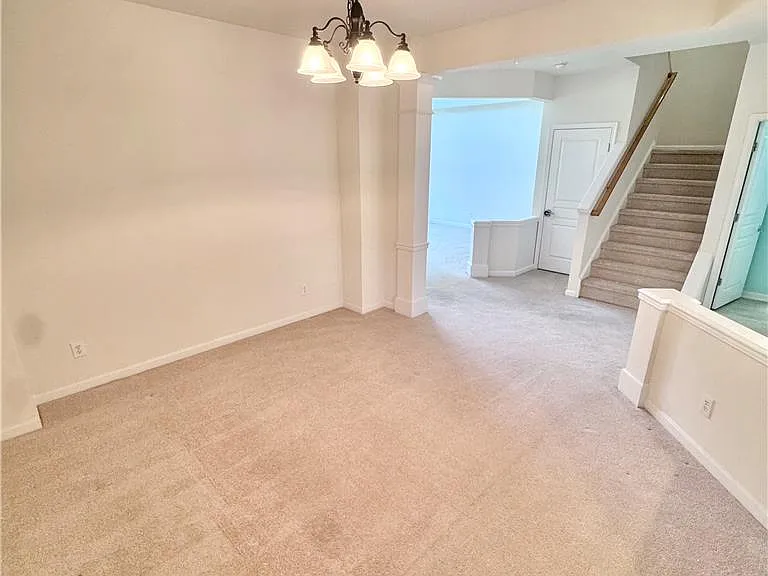 8704 Mayfair Ct — Photo 4