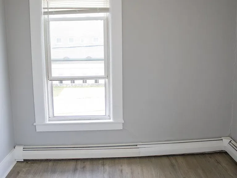491 Maple St — Photo 14
