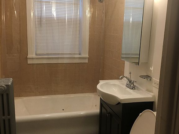5th image of 7759 S Prairie Ave #1