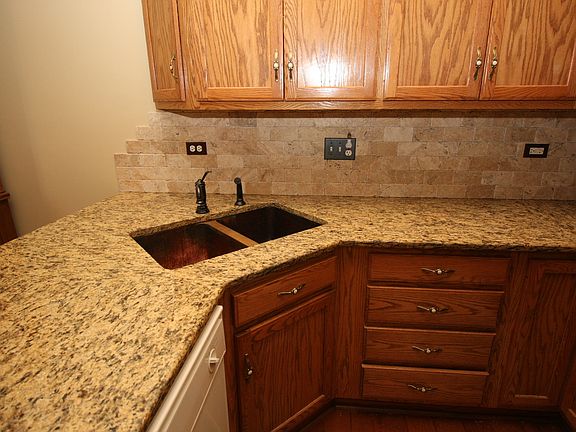 3rd image of 8312 Auburn Ln