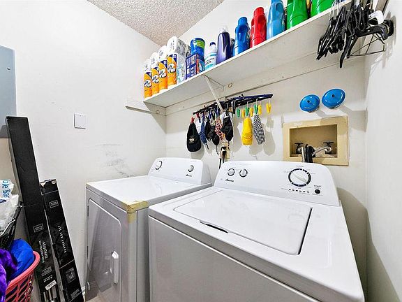 4th image of 124 Sussex Pl #1609