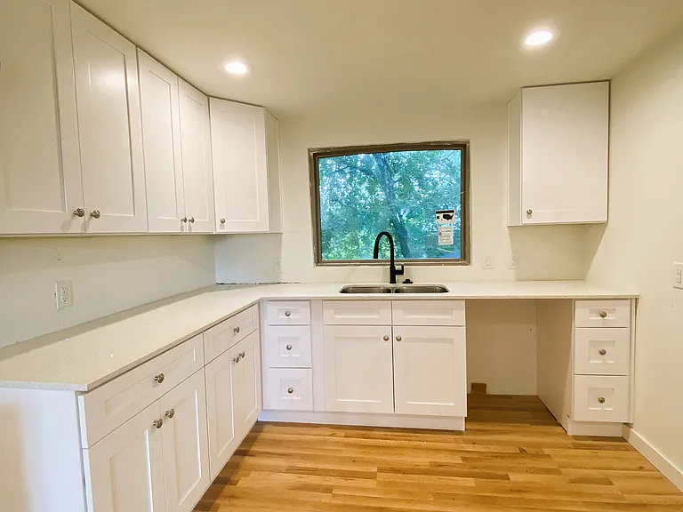201 Harmons Way #B — Photo 2
