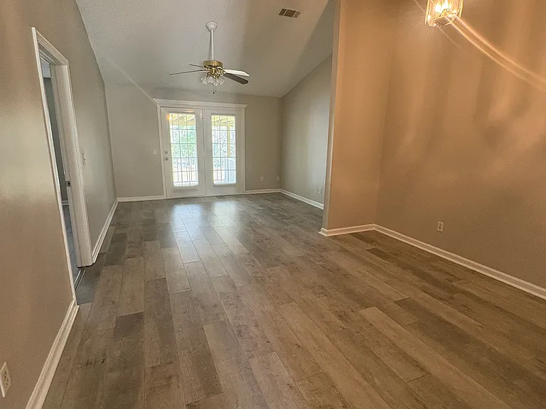 109 Drew Cir — Photo 4