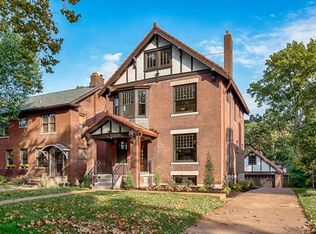 7219 Forsyth Blvd, Saint Louis, MO