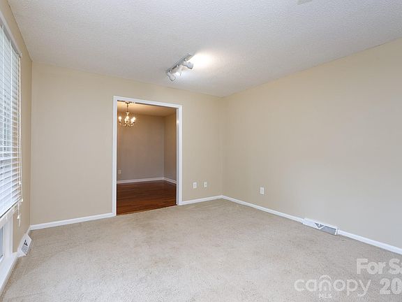 3rd image of 1991 Huntington Pl