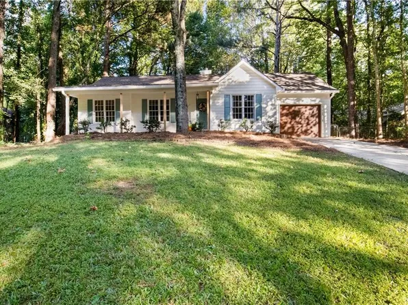 6021 Antioch Ct, Powder Springs, GA 30127