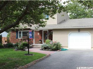 240 Chestnut Ln, Forked River, NJ 08731