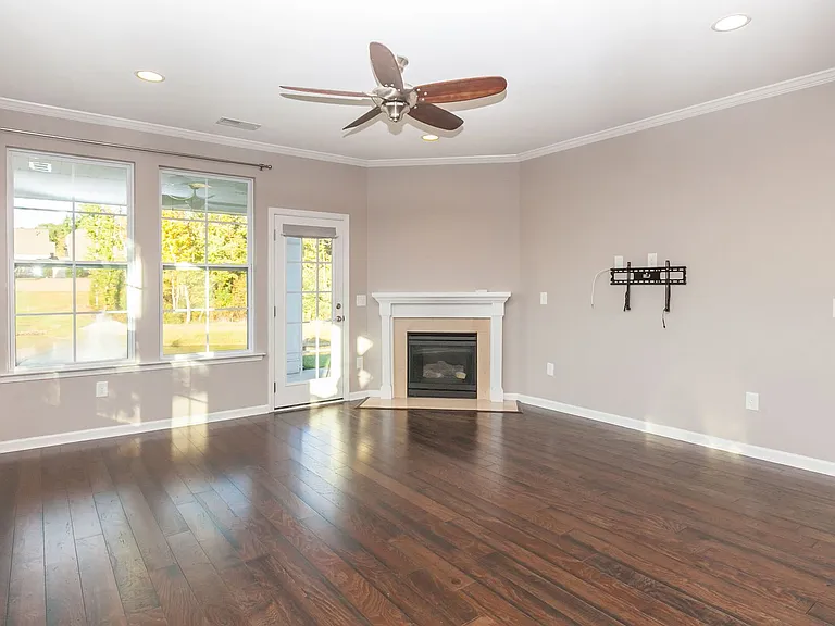 5818 Glenmore Garden Dr — Photo 8