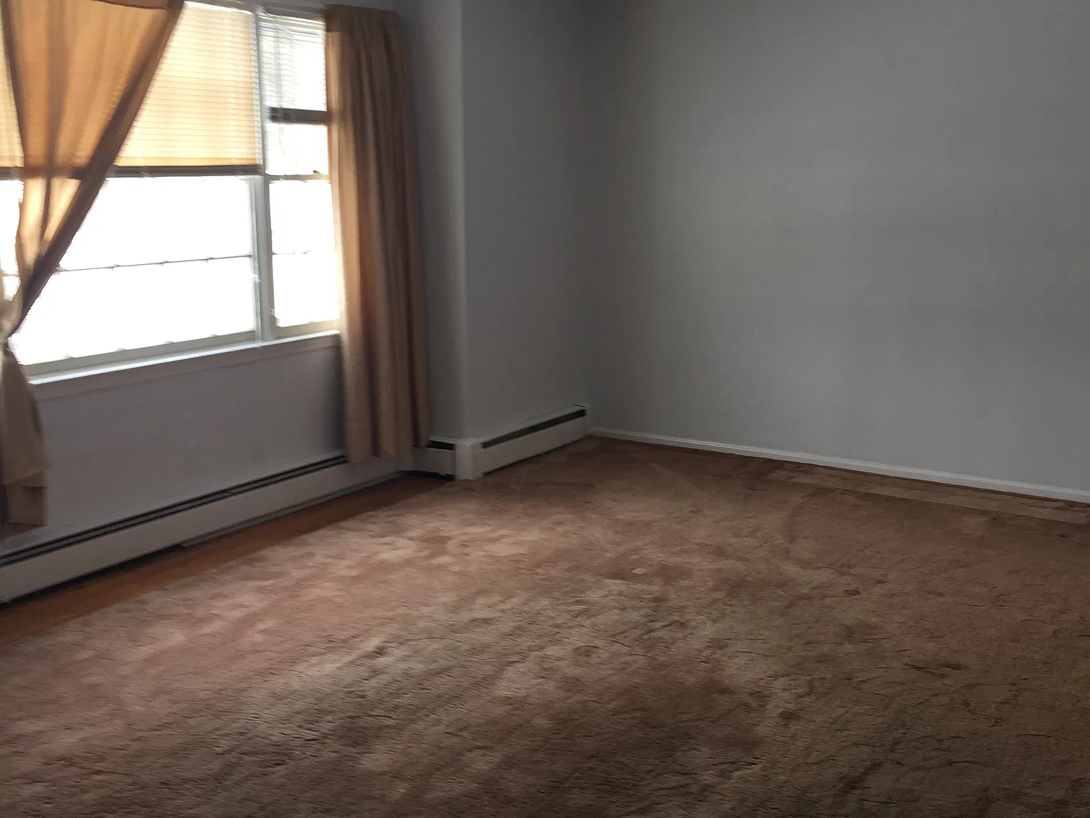 4 bed, 1.5 bath, 1450 sqft, $3,600 — Photo 2